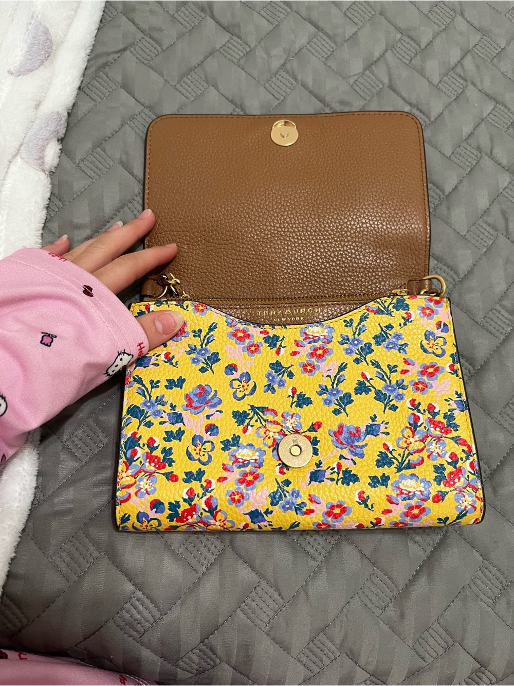 Tory Burch Yellow Floral Leather Crossbody with Gold Logo - Picture 2 of 15
